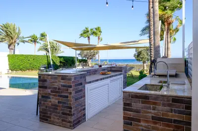 Outdoor areas - image 2